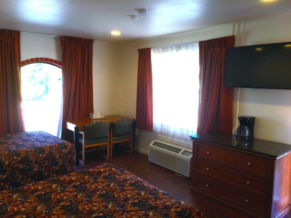 Roswell Inn エクステリア 写真