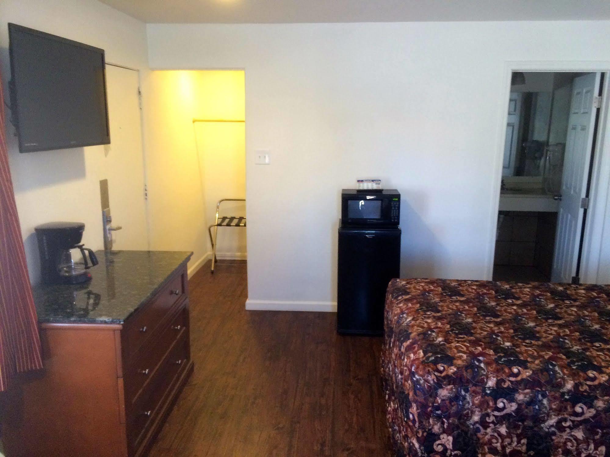 Roswell Inn エクステリア 写真
